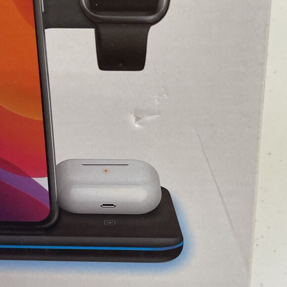 3in 1 Fast Wireless Charger - Picture 2 of 5